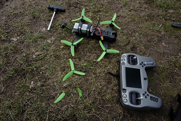 Fast racing drone with a high learning curve