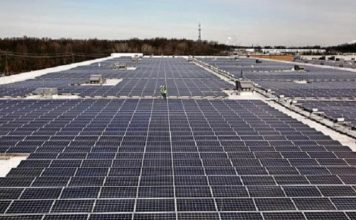 Solar rooftop at an Amazon fulfillment center.