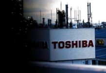 Toshiba opens bidding on semiconductor unit