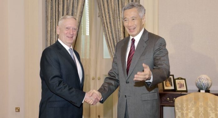 Lee Hsien Loong and Jim Mattis