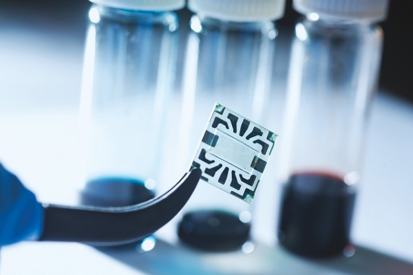 transparent-flexible-graphene-solar-cell