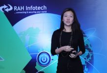 Lyn Kwek- addressing the audience