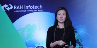 Lyn Kwek- addressing the audience