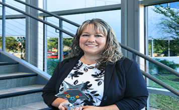 Mouser Team Member honored with Coveted 5-Star Award from Harwin Manufacturer of interconnect components