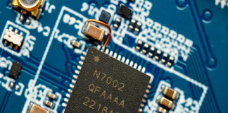 Wi-Fi 6 companion IC