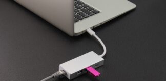 USB (Universal Serial Bus)