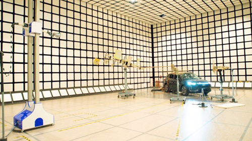 The functionality of the eCall system was tested with a vehicle in the Applus EMC test hall