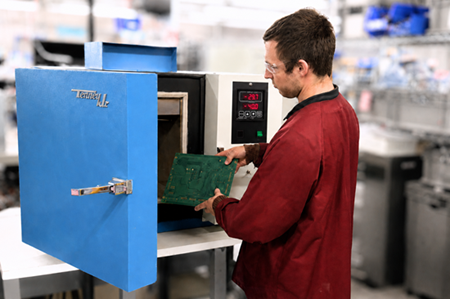 Extended-Range Thermal Test Chamber Extended-Range Thermal Test Chamber